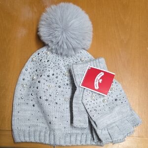 Elegant Gray Knit Hat and Gloves Set with Pom-Pom